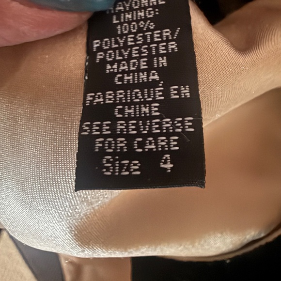 Black Velvet sleeveless gown - Picture 5 of 5